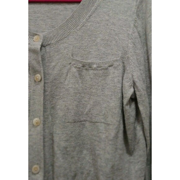 GAP Women Long Sleeve V-Neck Button Up Cardigan Sweater Pockets Gray Sz Large - Picture 4 of 8